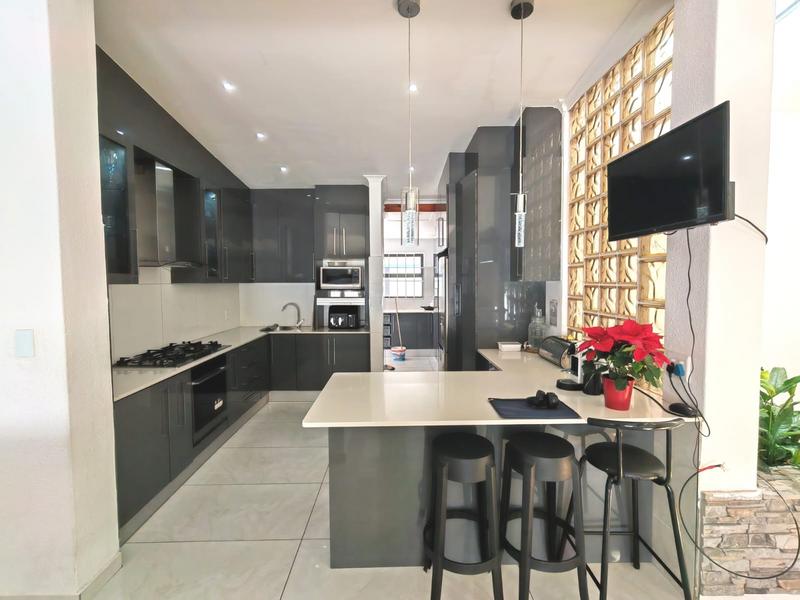 5 Bedroom Property for Sale in Welgelegen Western Cape